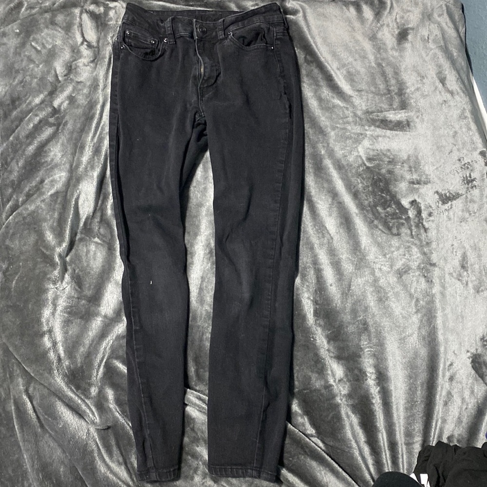 black skinny jeans